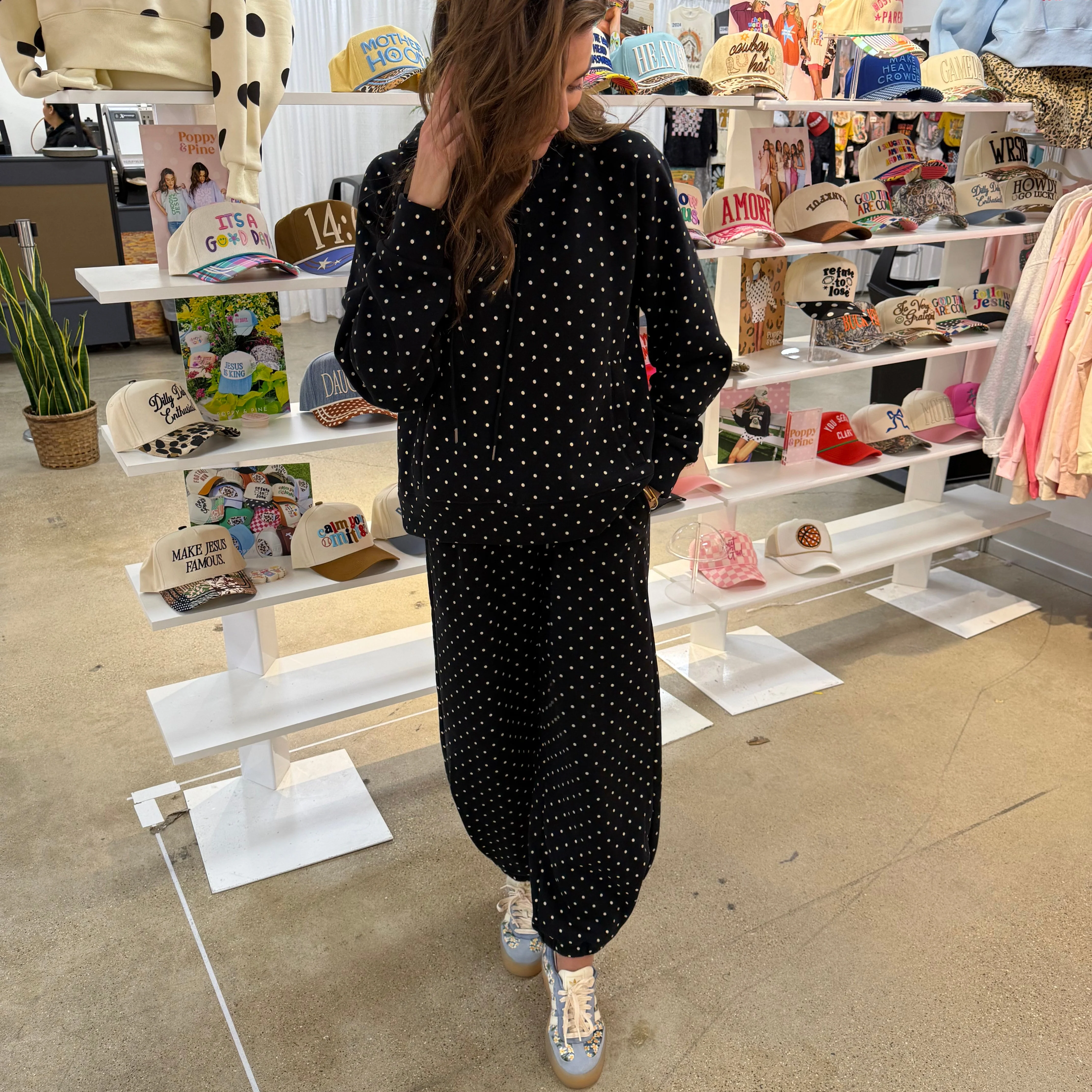 Black Ivory Polka Dot Sweatsuit Set Size Pack - Hoodie & Sweatpants (2S, 2M, 2L, 1XL) - Image 5